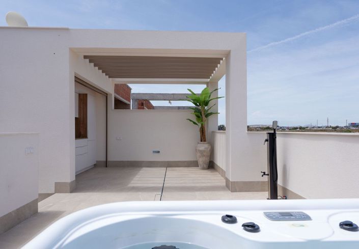 Image No.42-3 Bed House for sale