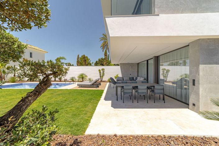 Image No.2-Villa de 4 chambres à vendre à Marbella