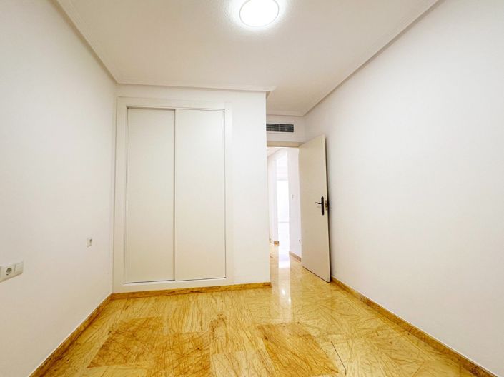 Image No.27-2 Bed Apartment for sale