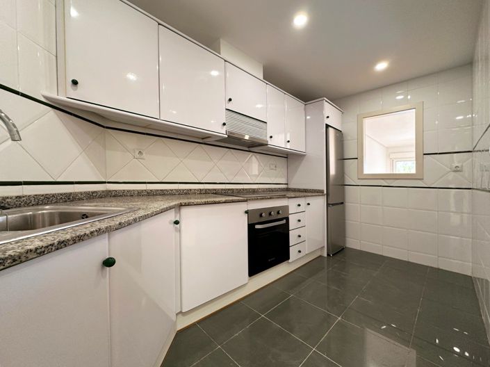 Image No.8-2 Bed Apartment for sale