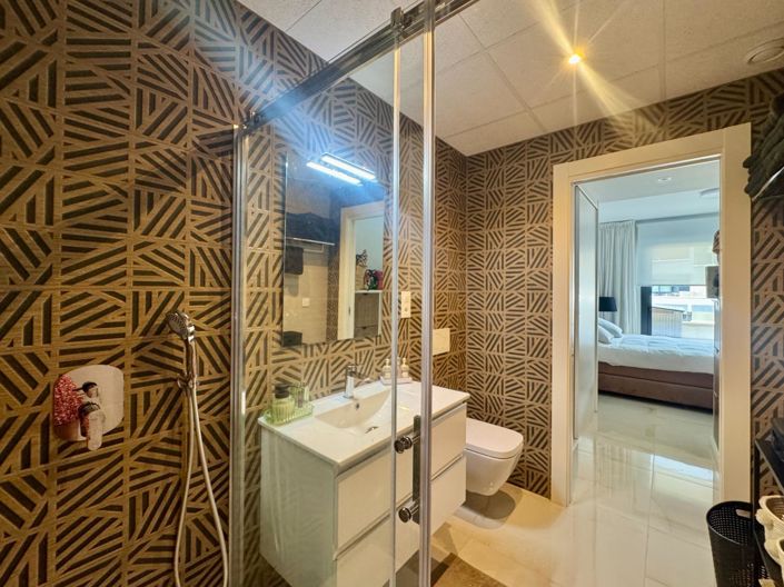 Image No.8-3 Bed Apartment for sale