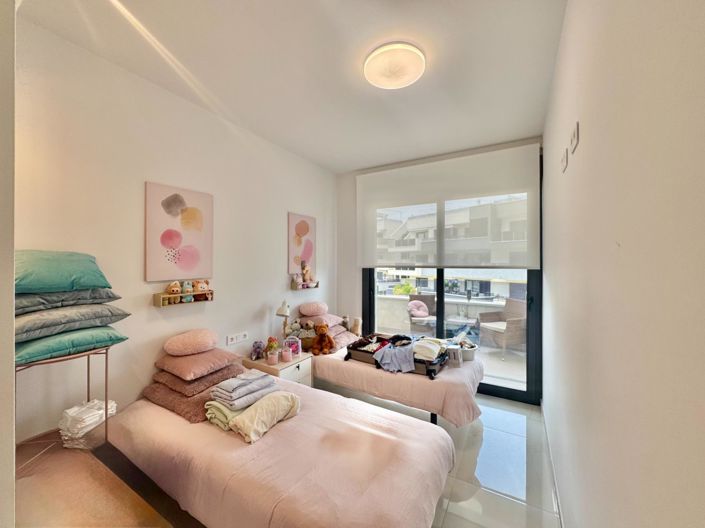 Image No.9-3 Bed Apartment for sale