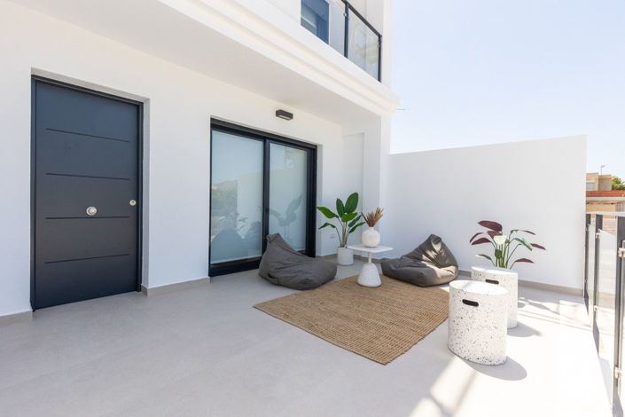 Image No.3-4 Bed Villa for sale