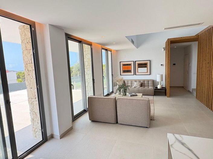 Image No.10-3 Bed Villa for sale