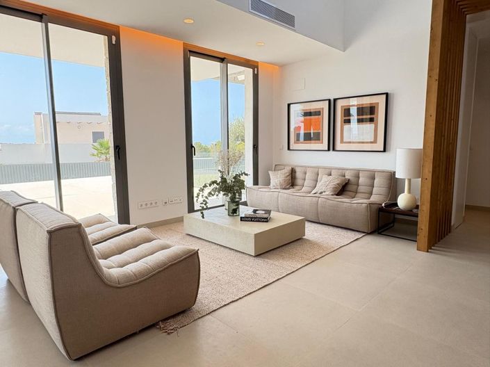 Image No.4-3 Bed Villa for sale