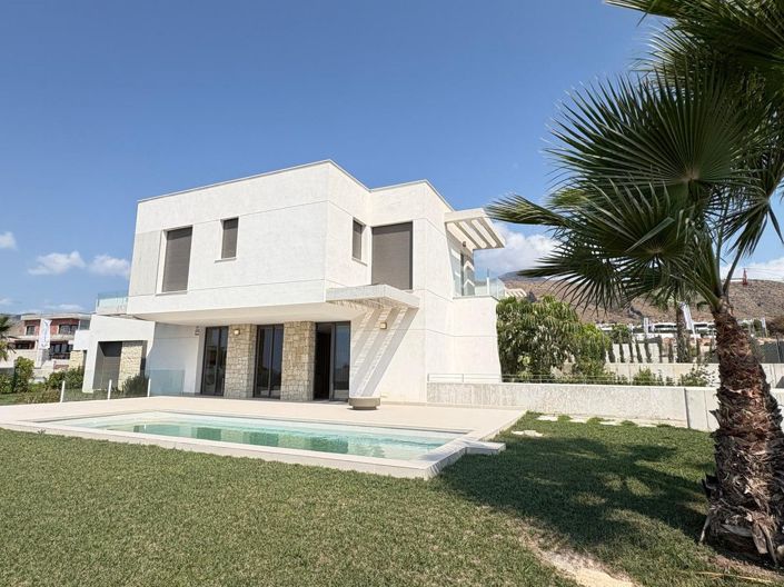 Image No.44-3 Bed Villa for sale