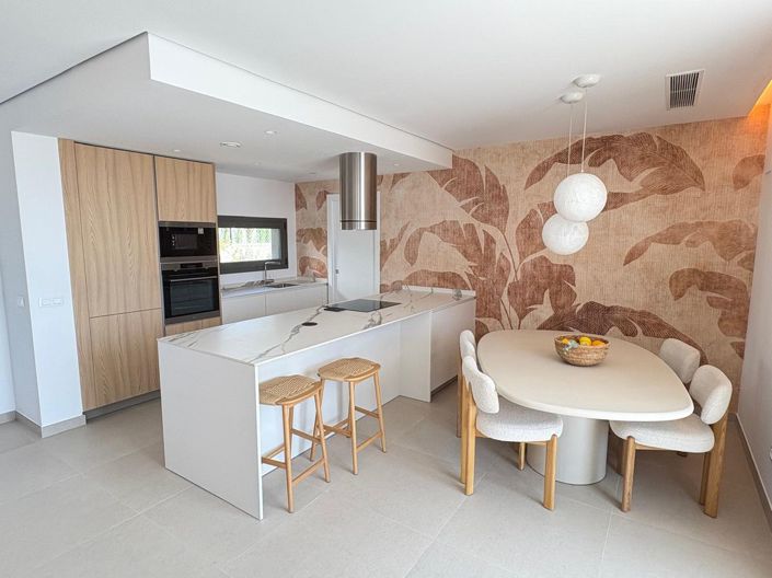 Image No.7-3 Bed Villa for sale