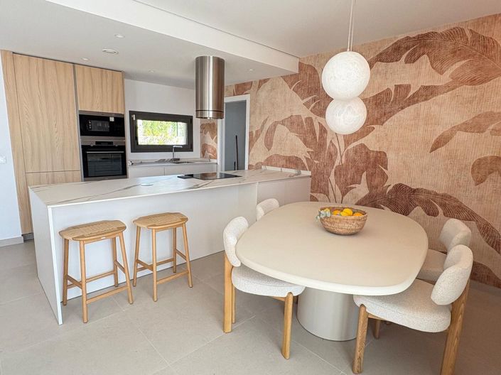 Image No.8-3 Bed Villa for sale