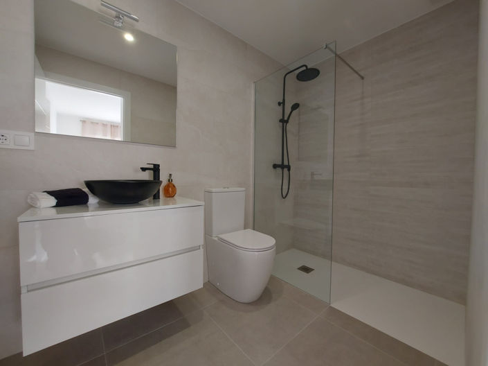 Image No.19-2 Bed Villa for sale