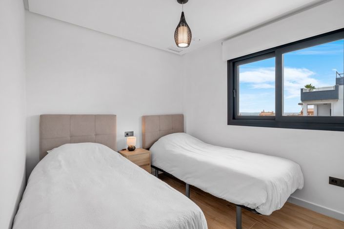 Image No.17-2 Bed Apartment for sale