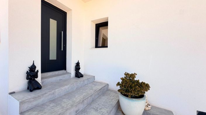 Image No.18-5 Bed Villa for sale