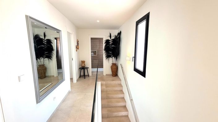 Image No.33-4 Bed Villa for sale