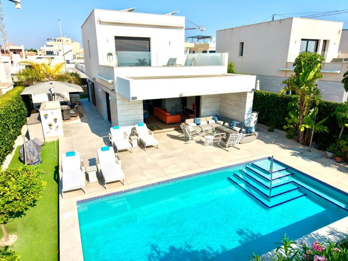 Image No.6-4 Bed Villa for sale