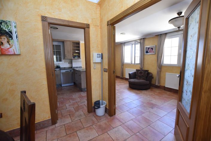 Image No.20-6 Bed Villa for sale