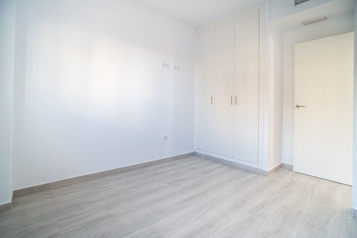 Image No.14-3 Bed Apartment for sale