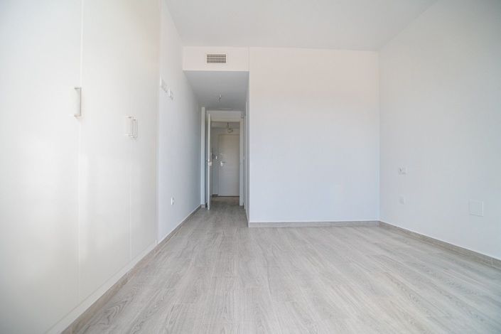 Image No.15-3 Bed Apartment for sale