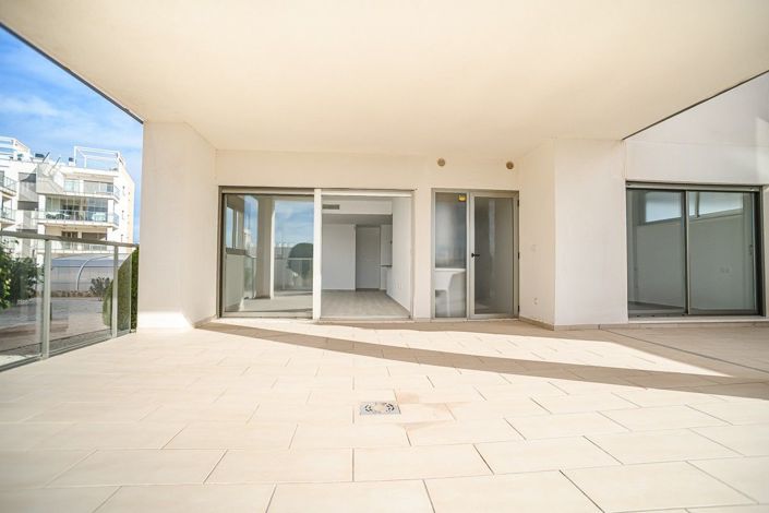 Image No.24-3 Bed Apartment for sale