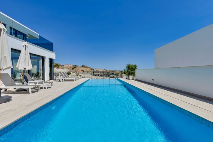 Image No.19-5 Bed Villa for sale