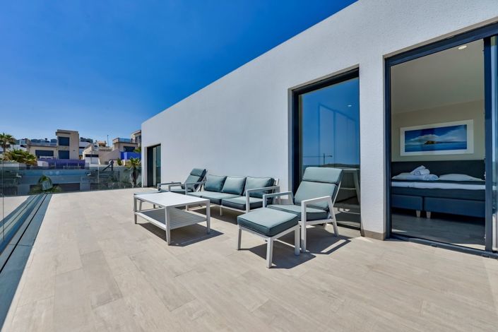 Image No.40-5 Bed Villa for sale