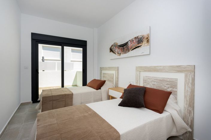 Image No.22-3 Bed House for sale
