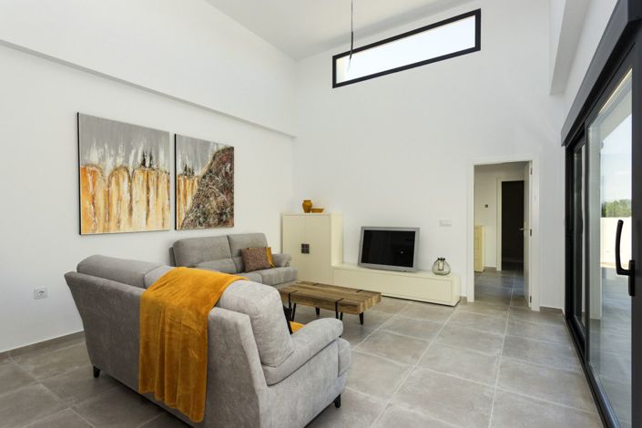 Image No.8-3 Bed House for sale