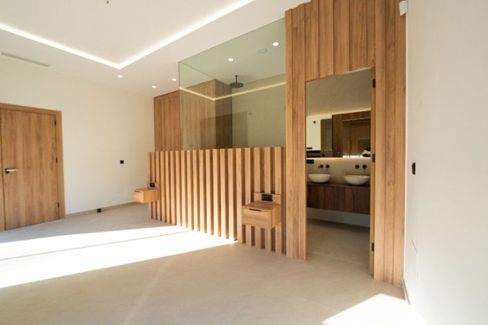 Image No.25-4 Bed Villa for sale