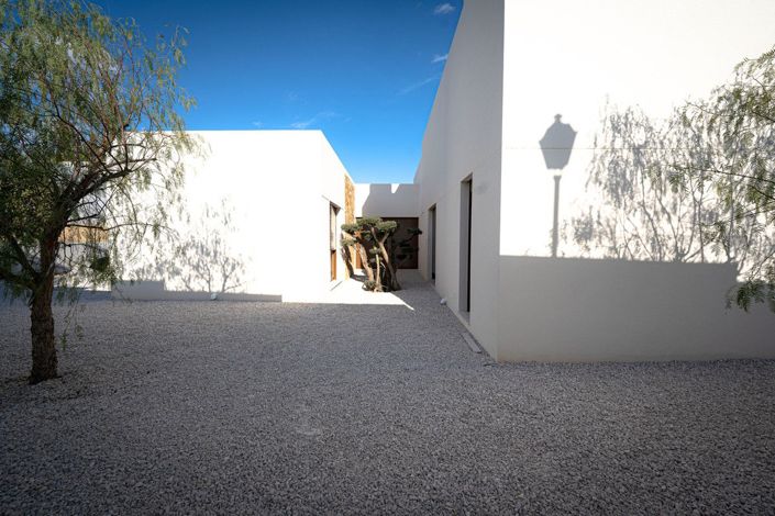 Image No.8-4 Bed Villa for sale