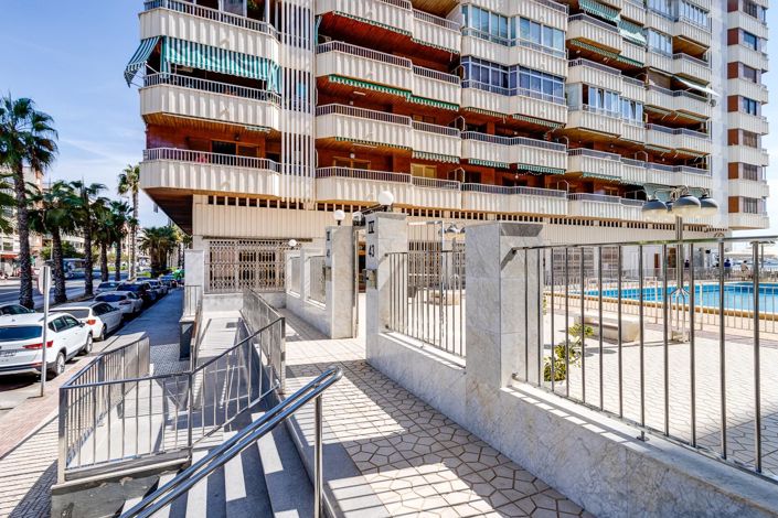 Image No.25-3 Bed Apartment for sale