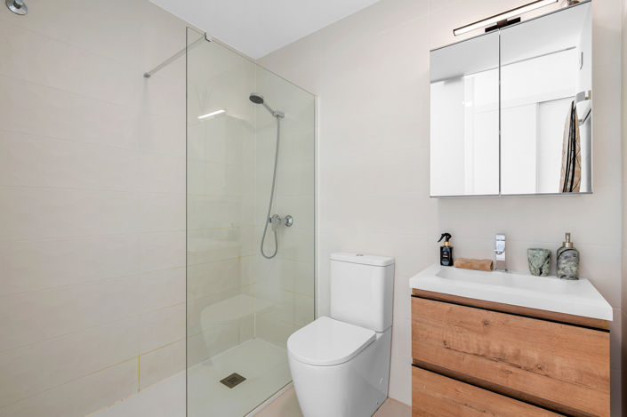 Image No.18-3 Bed Apartment for sale