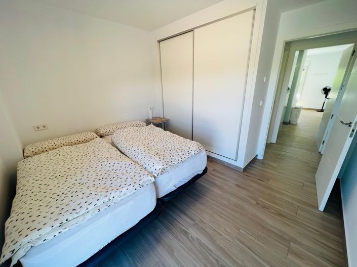 Image No.8-2 Bed Apartment for sale