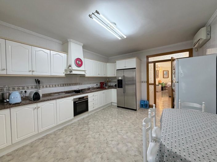 Image No.20-6 Bed Villa for sale