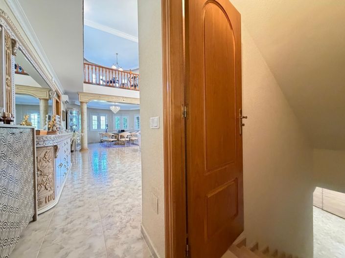 Image No.32-6 Bed Villa for sale
