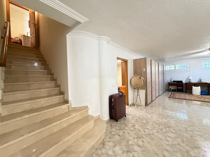 Image No.34-6 Bed Villa for sale