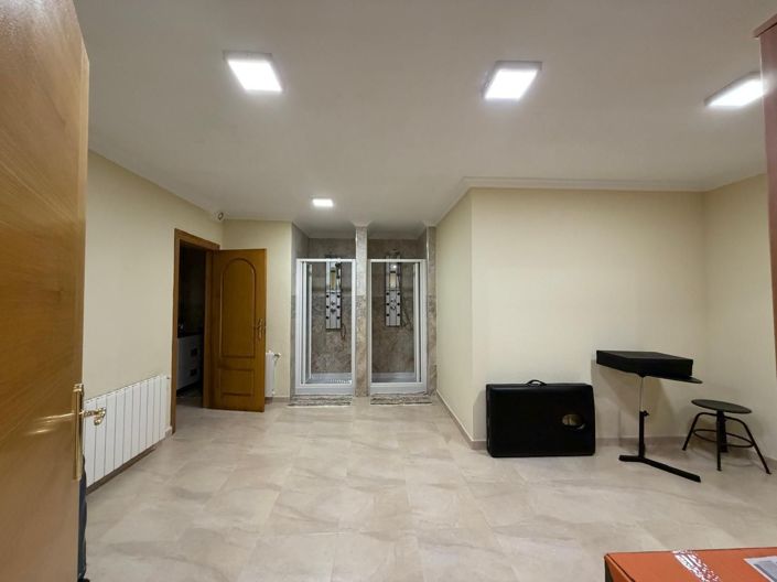 Image No.37-6 Bed Villa for sale