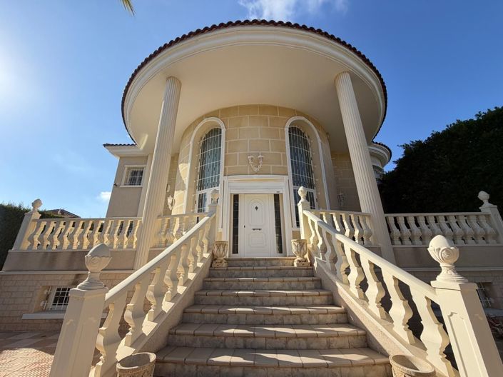 Image No.4-6 Bed Villa for sale