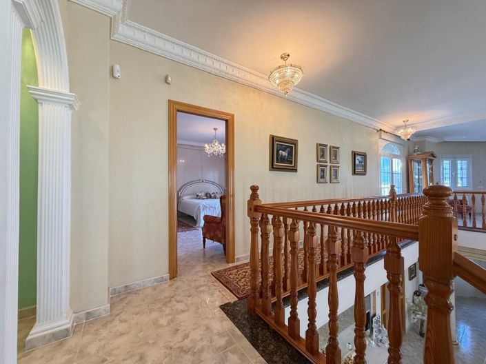 Image No.41-6 Bed Villa for sale
