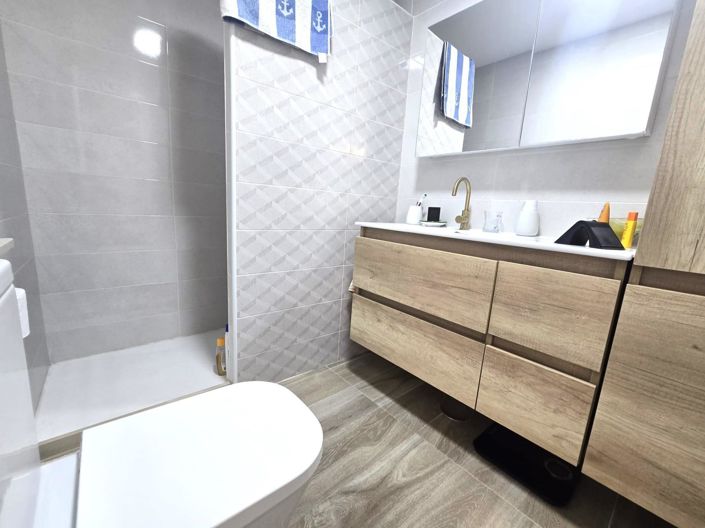 Image No.24-3 Bed House for sale