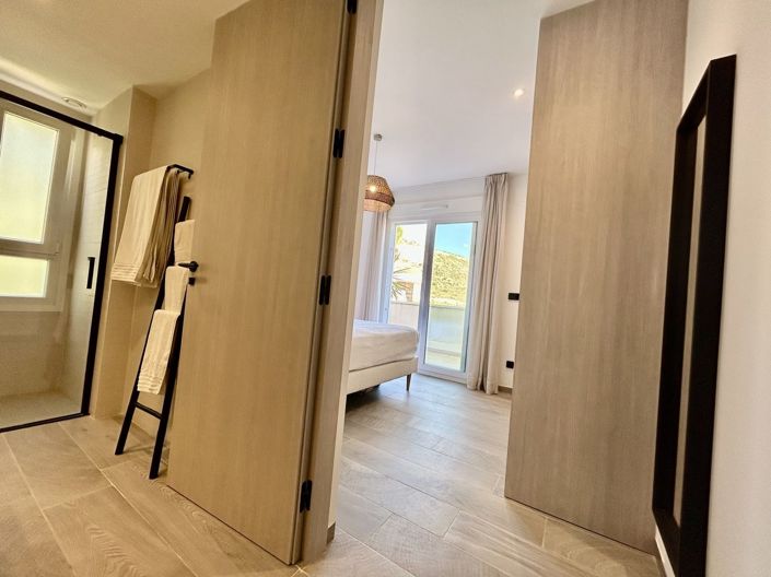 Image No.25-3 Bed Apartment for sale