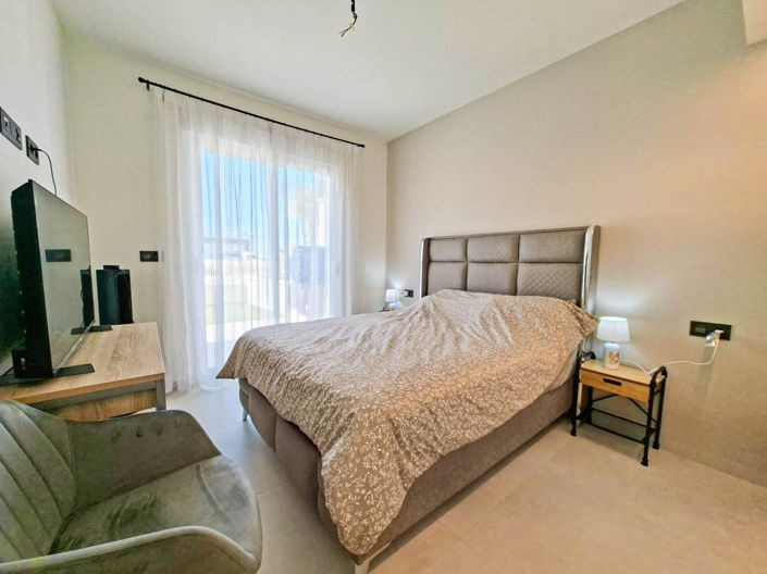 Image No.12-2 Bed Apartment for sale