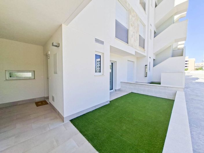 Image No.25-2 Bed Apartment for sale
