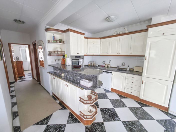Image No.11-3 Bed Villa for sale