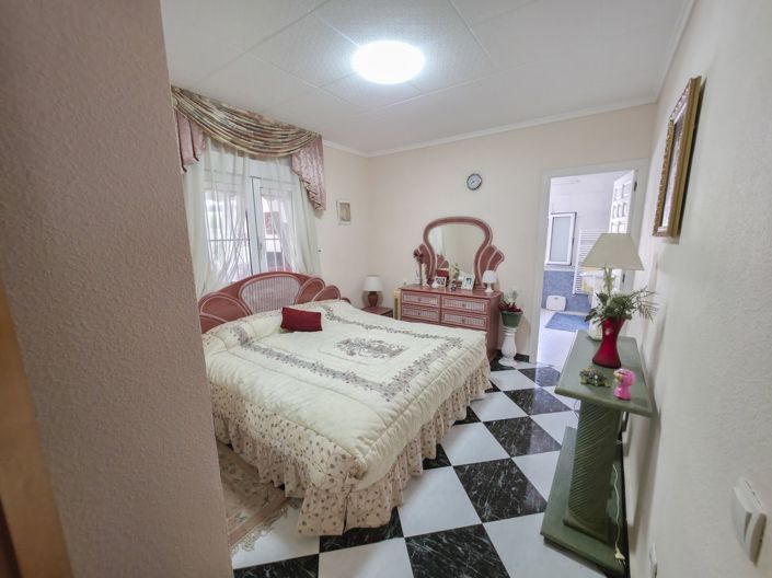 Image No.13-3 Bed Villa for sale