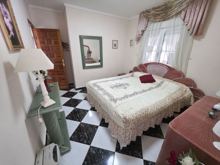 Image No.14-3 Bed Villa for sale