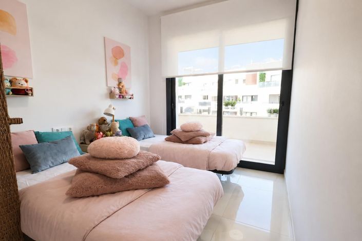 Image No.10-3 Bed Apartment for sale
