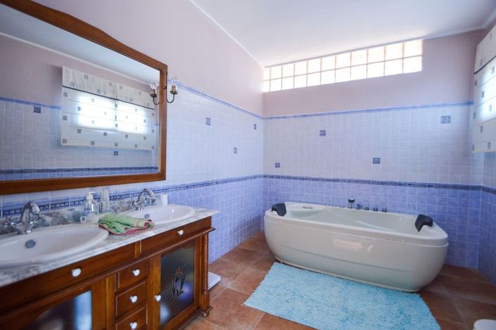 Image No.23-5 Bed Villa for sale