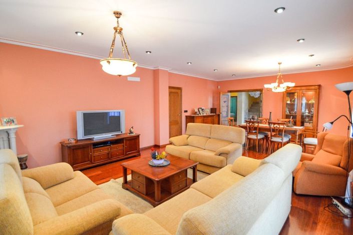 Image No.6-5 Bed Villa for sale