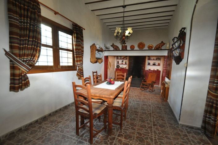 Image No.10-6 Bed Villa for sale