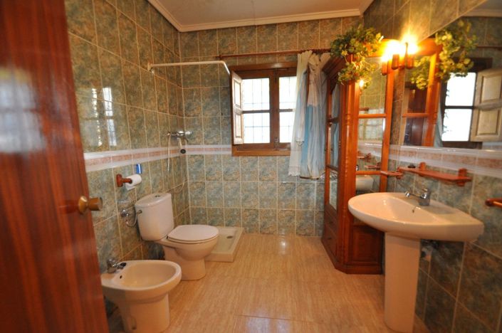 Image No.13-6 Bed Villa for sale