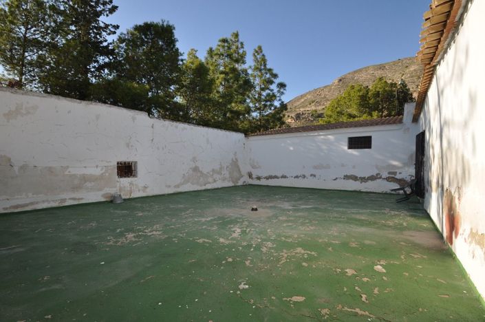 Image No.18-6 Bed Villa for sale