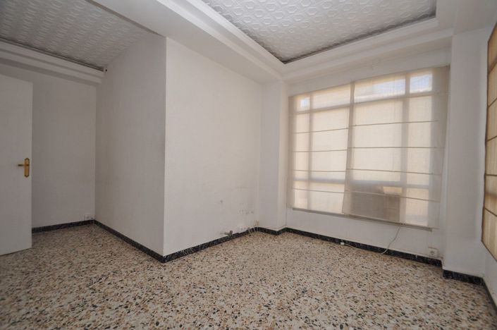 Image No.17-5 Bed Apartment for sale